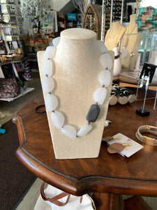 Necklace - Short - Grey stone