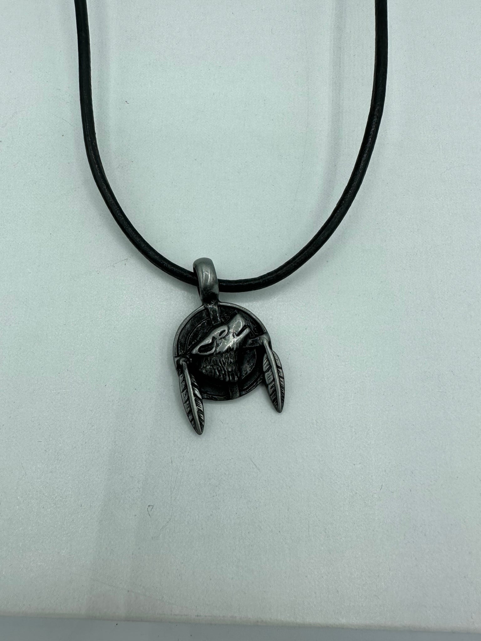 Necklace - Short - wolf pendant